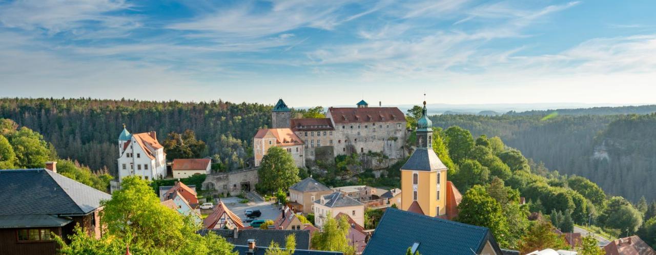 Hotel Zur Aussicht Hohnstein Exterior foto